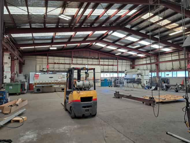  Large Workshops/Warehouse -Prime Location