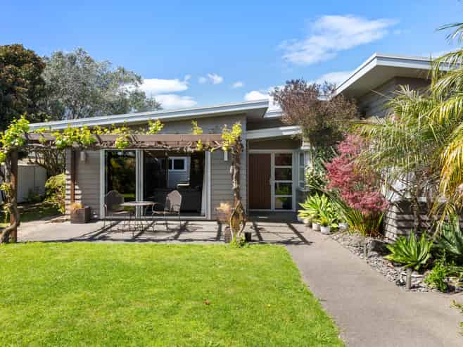 4 Roger Street, Lytton West