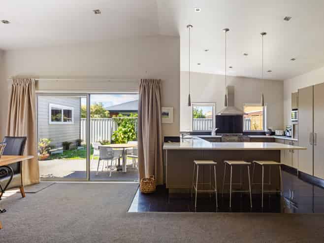 4 Roger Street, Lytton West