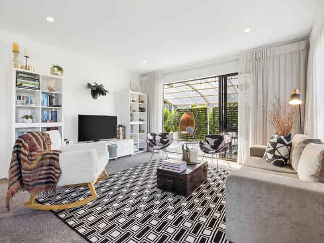 19 Lieshout Way, Pukekohe