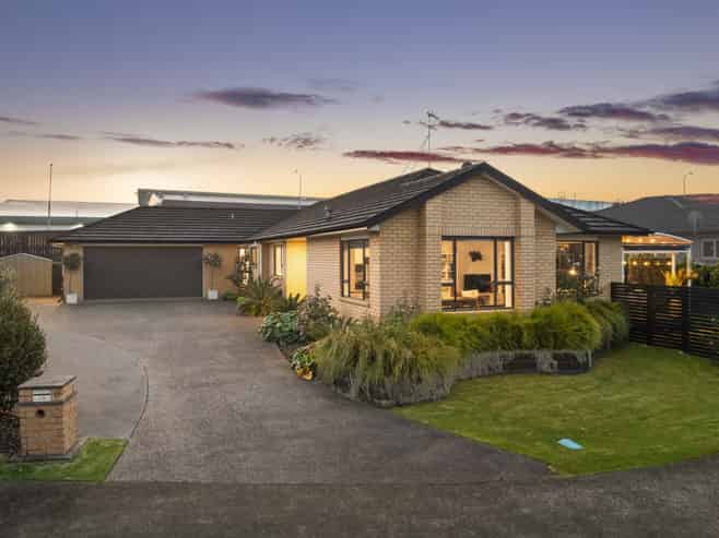 19 Lieshout Way, Pukekohe