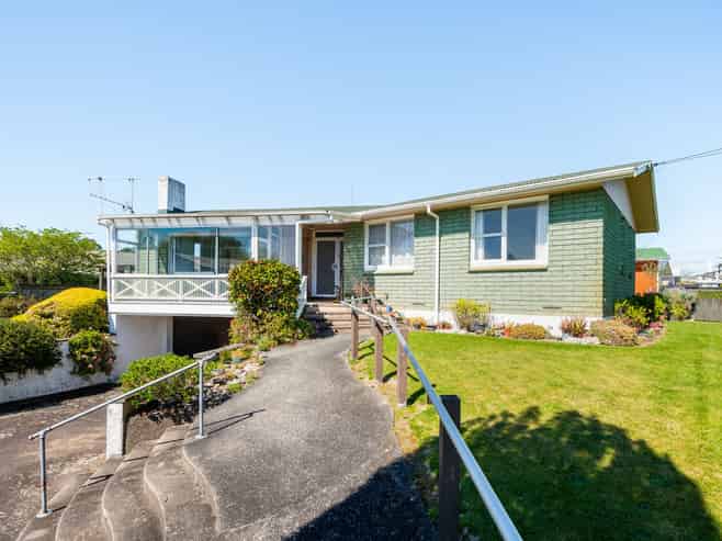 50 Garden Heights Avenue, Glenview
