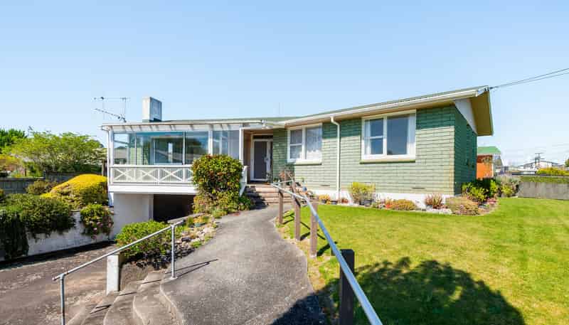 50 Garden Heights Avenue, Glenview
