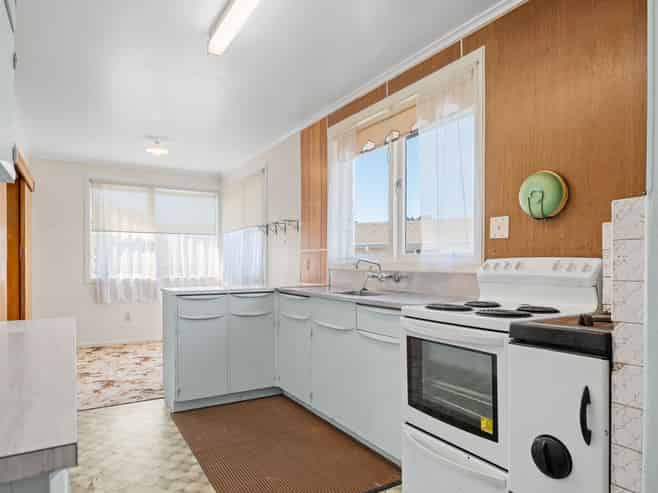 50 Garden Heights Avenue, Glenview