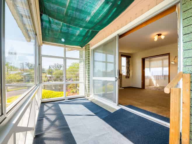 50 Garden Heights Avenue, Glenview