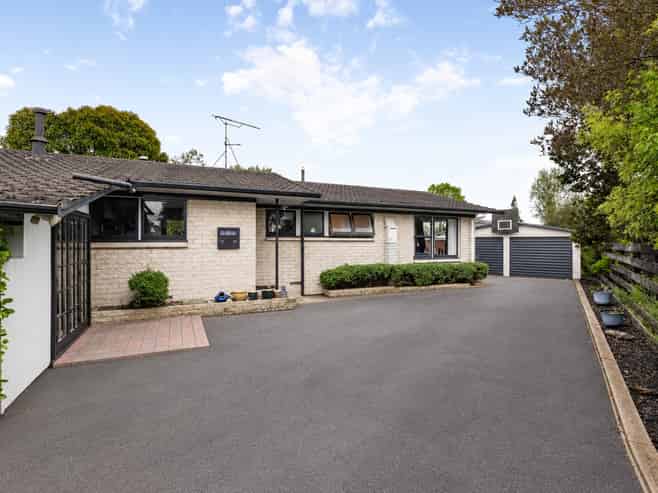 33 Chesterman Road, Riverlea