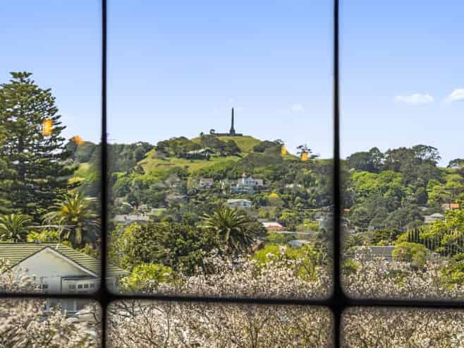 9 Quentin Avenue, Epsom