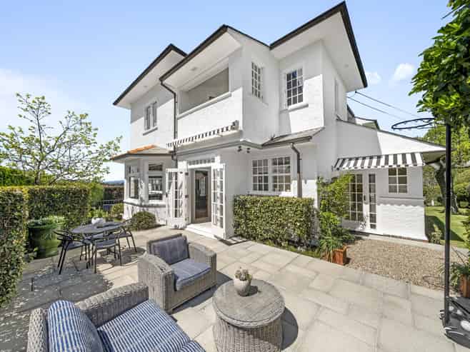 9 Quentin Avenue, Epsom