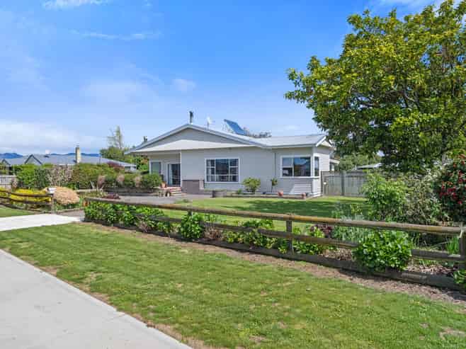 29 Rose Street, Springlands