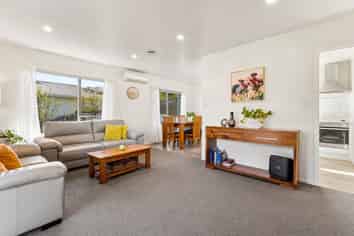 42 Trias Road, Totara Vale