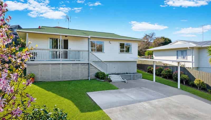 42 Trias Road, Totara Vale