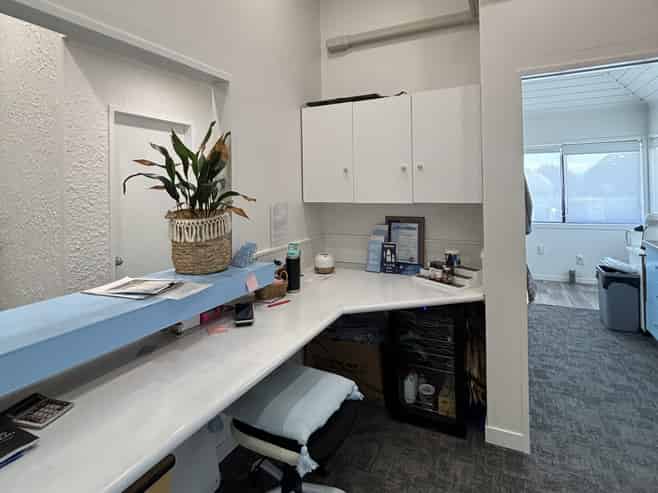 Super convenient office