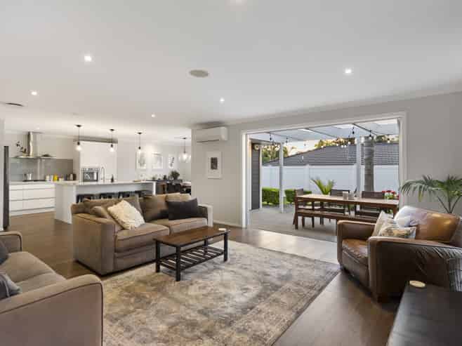 20A Cambridge Road, Riverhead