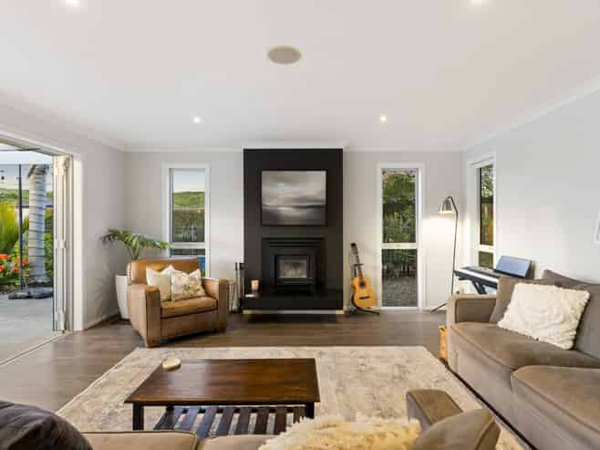 20A Cambridge Road, Riverhead