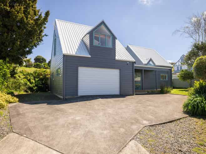 4 Adela Stewart Drive, Athenree