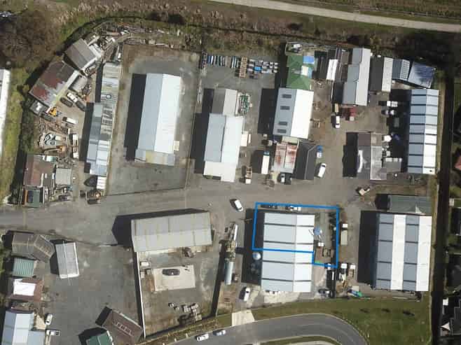 Functional Hamilton Lake Warehouse + Yard
