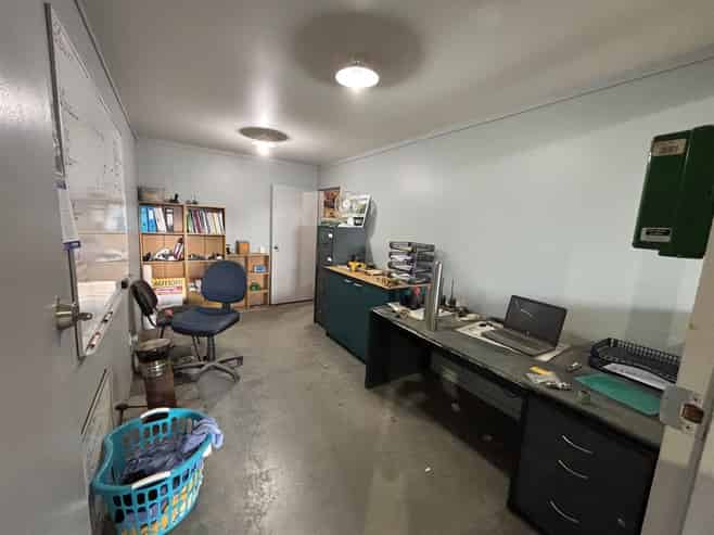 Functional Hamilton Lake Warehouse + Yard