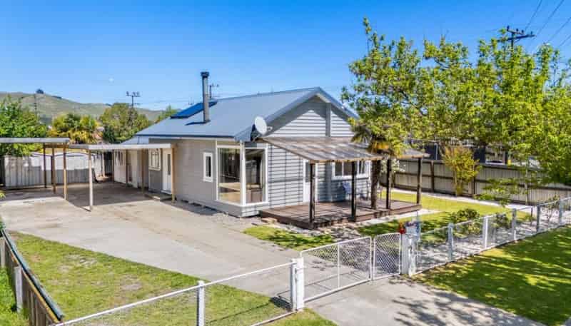 2 Lewis Street, Redwoodtown