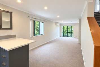 103 Fields Parade, Albany