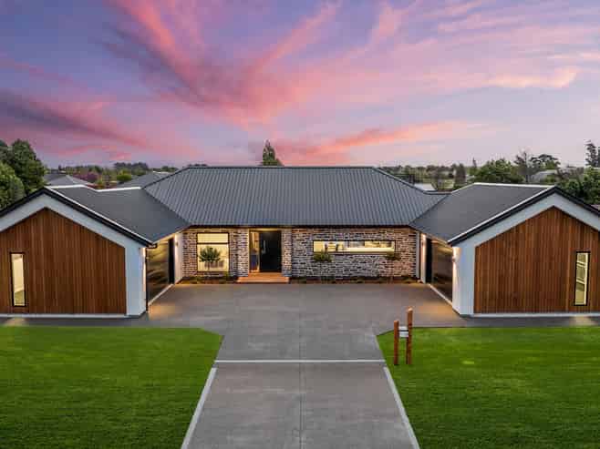 17 Knighton Drive, West Melton