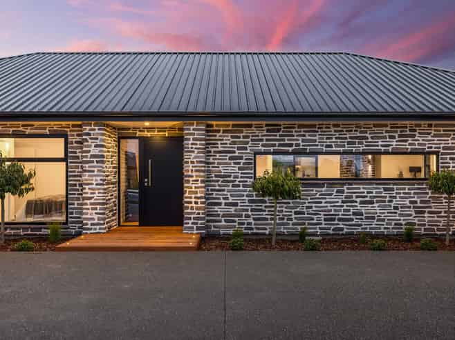17 Knighton Drive, West Melton
