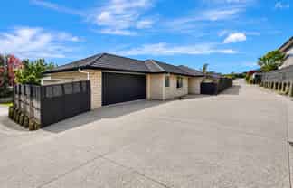 40 Jane Way, Hairini