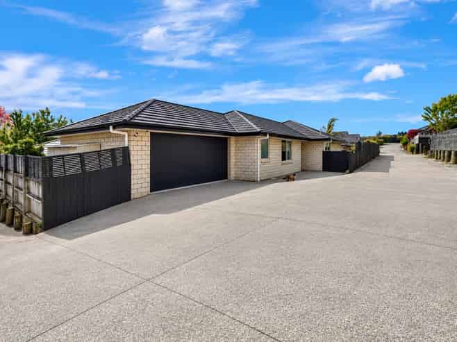 40 Jane Way, Hairini