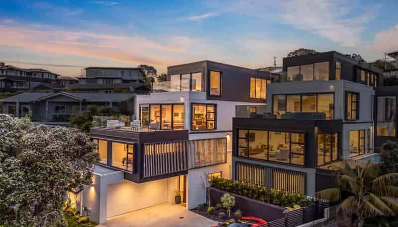 52 Beach Road, Castor Bay