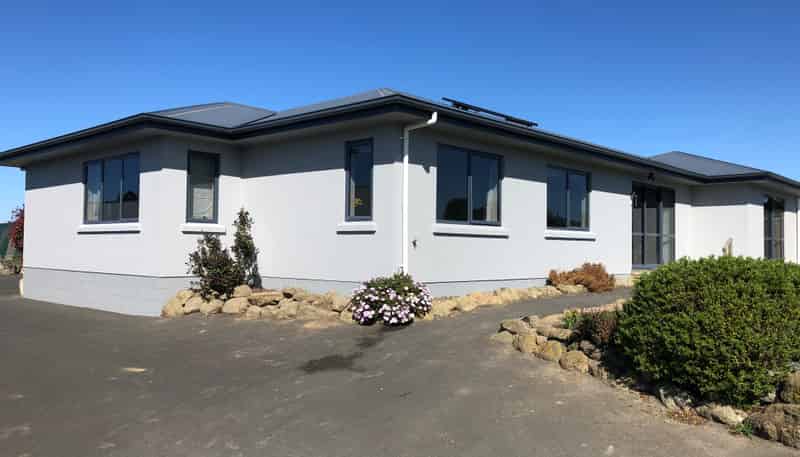 337 Homestead Road, Weston