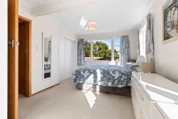 194 Seaview Road, Westown