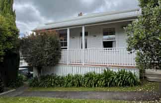 23 Cardigan Street , Western Springs