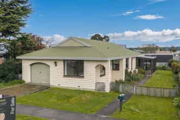 74 Chaucer Street, MILTON