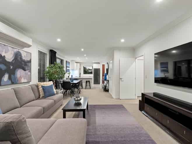 64 Kilcadden Drive, Flat Bush