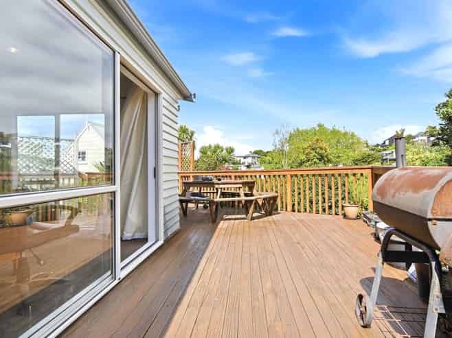 22 Hythe Terrace, Mairangi Bay
