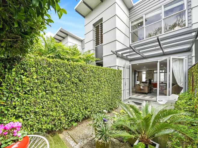 2/31 Byron Avenue, Takapuna