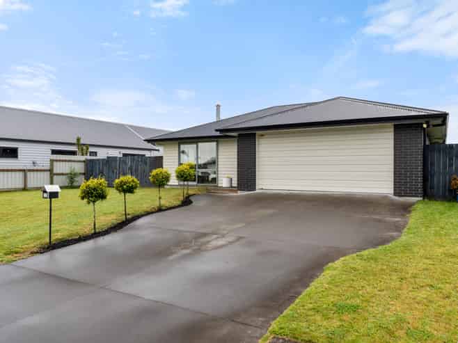 11 Fortis Place, Lytton West