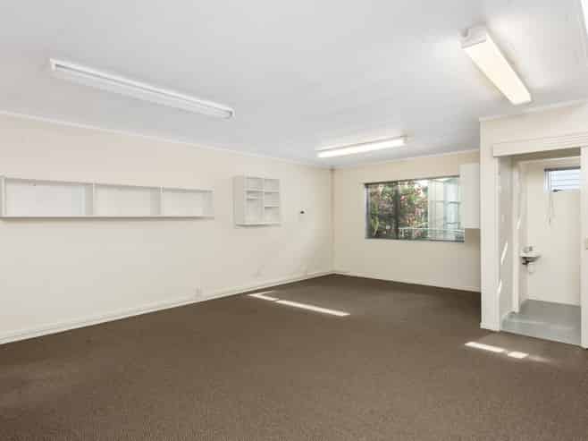 High-Profile Cameron Road offices + Ample parking
