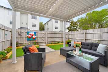42/22 Northcross Drive, Oteha