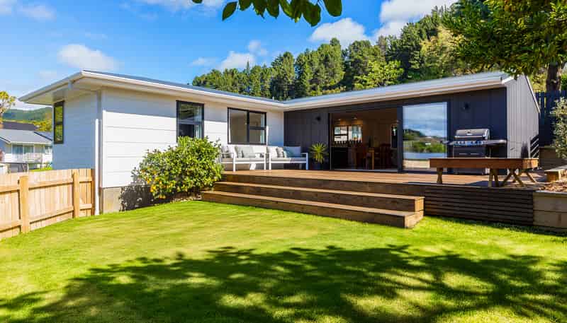 86 Field Street, Silverstream