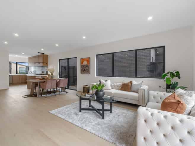 14 Overton Street, Rototuna North