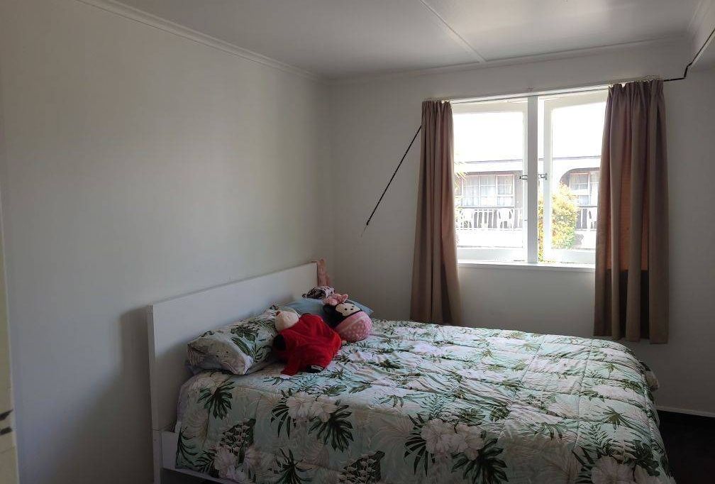 Charming 1 Bedroom Upstairs Apartment - Conveniently Located Near Town 2