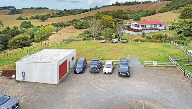468 Pinnacle Hill Road, Bombay