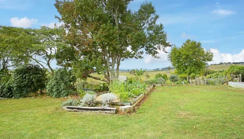 468 Pinnacle Hill Road, Bombay