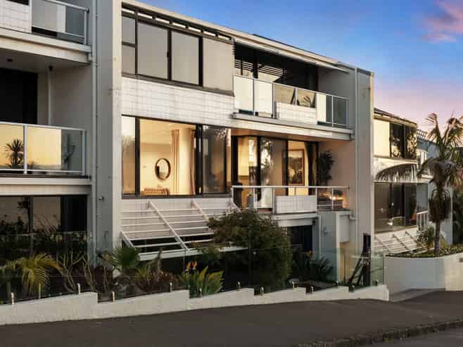 8/7 Cliff Road, St Heliers