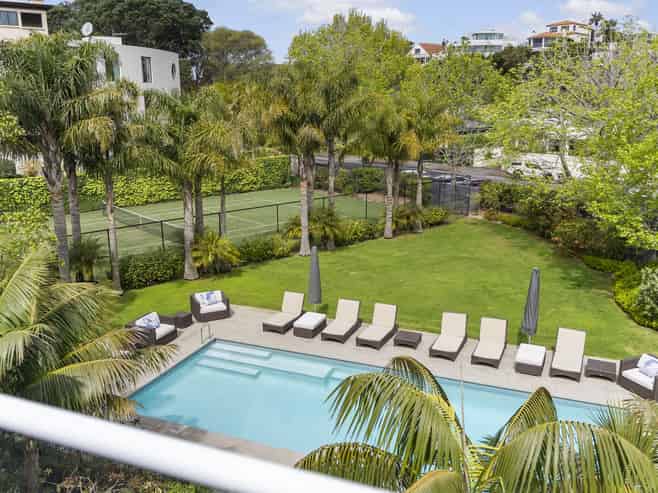 8/7 Cliff Road, St Heliers