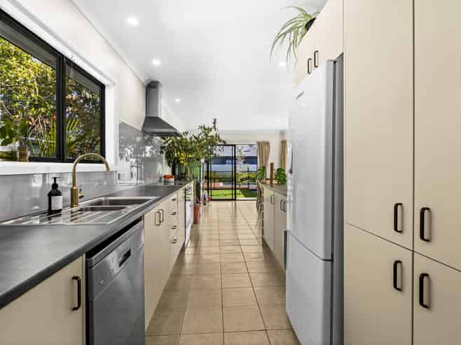 223 Lumsden Place, Akina