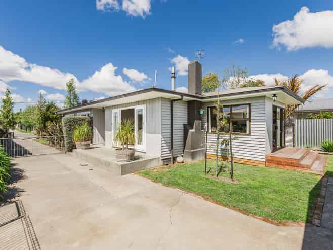 223 Lumsden Place, Akina