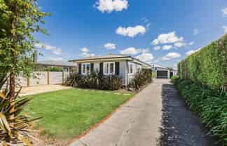 223 Lumsden Place, Akina