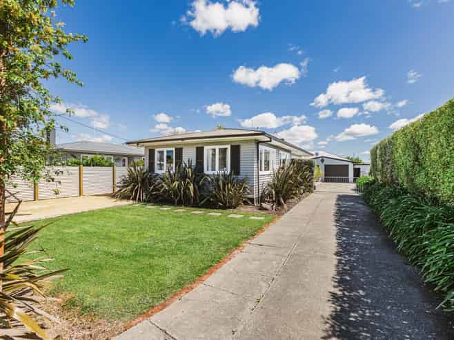 223 Lumsden Place, Akina