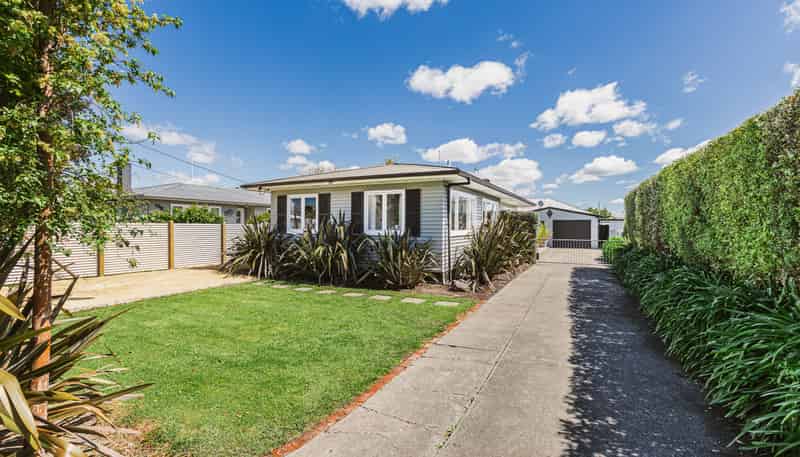 223 Lumsden Place, Akina